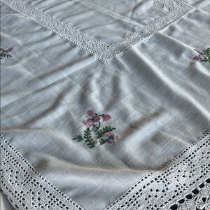 Italian linen and lace embroidered tablecloth approximately 60 x 44